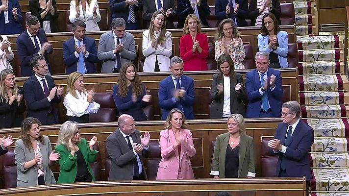 Informativo 24h - María del Mar Blanco entra en el hemiciclo entre los aplausos de la bancada del PP