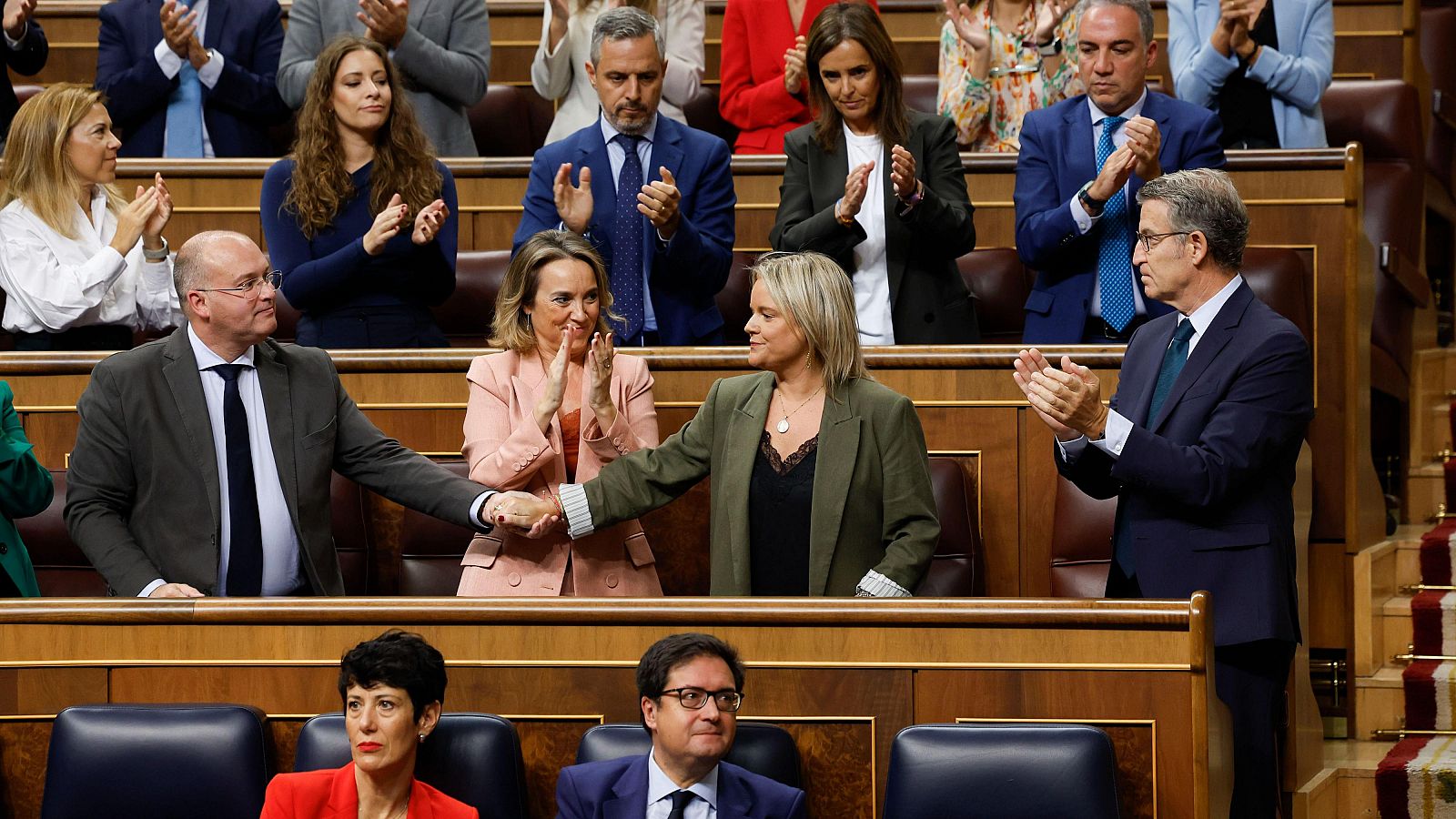 María del Mar Blanco entra en el hemiciclo entre los aplausos de la bancada del PP