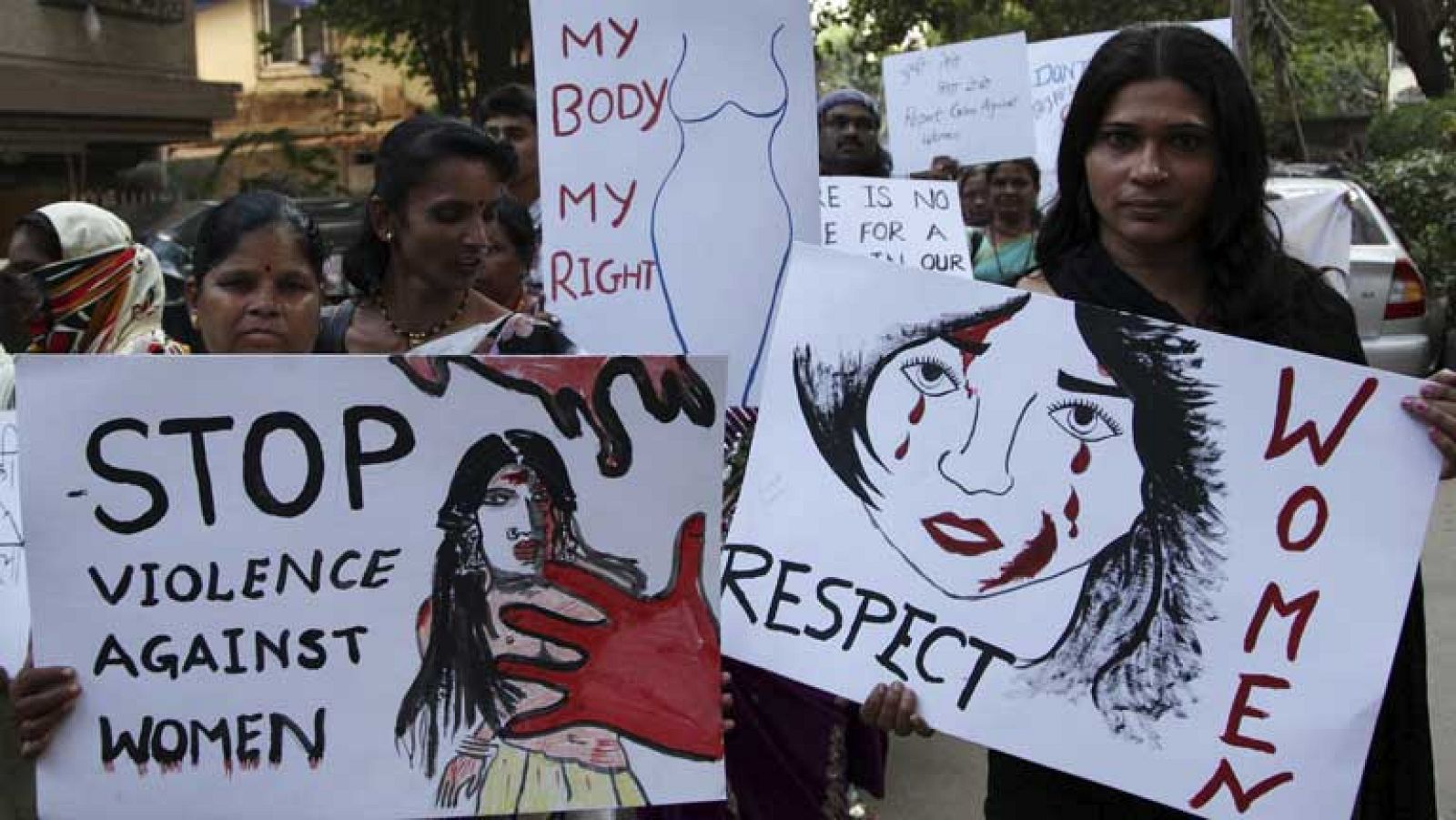 La joven violada en la India en estado muy grave