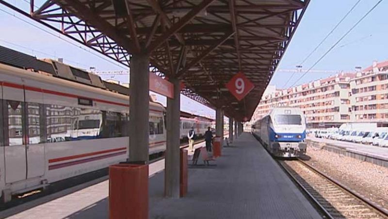 Fomento pretende suspender los trenes de media distancia