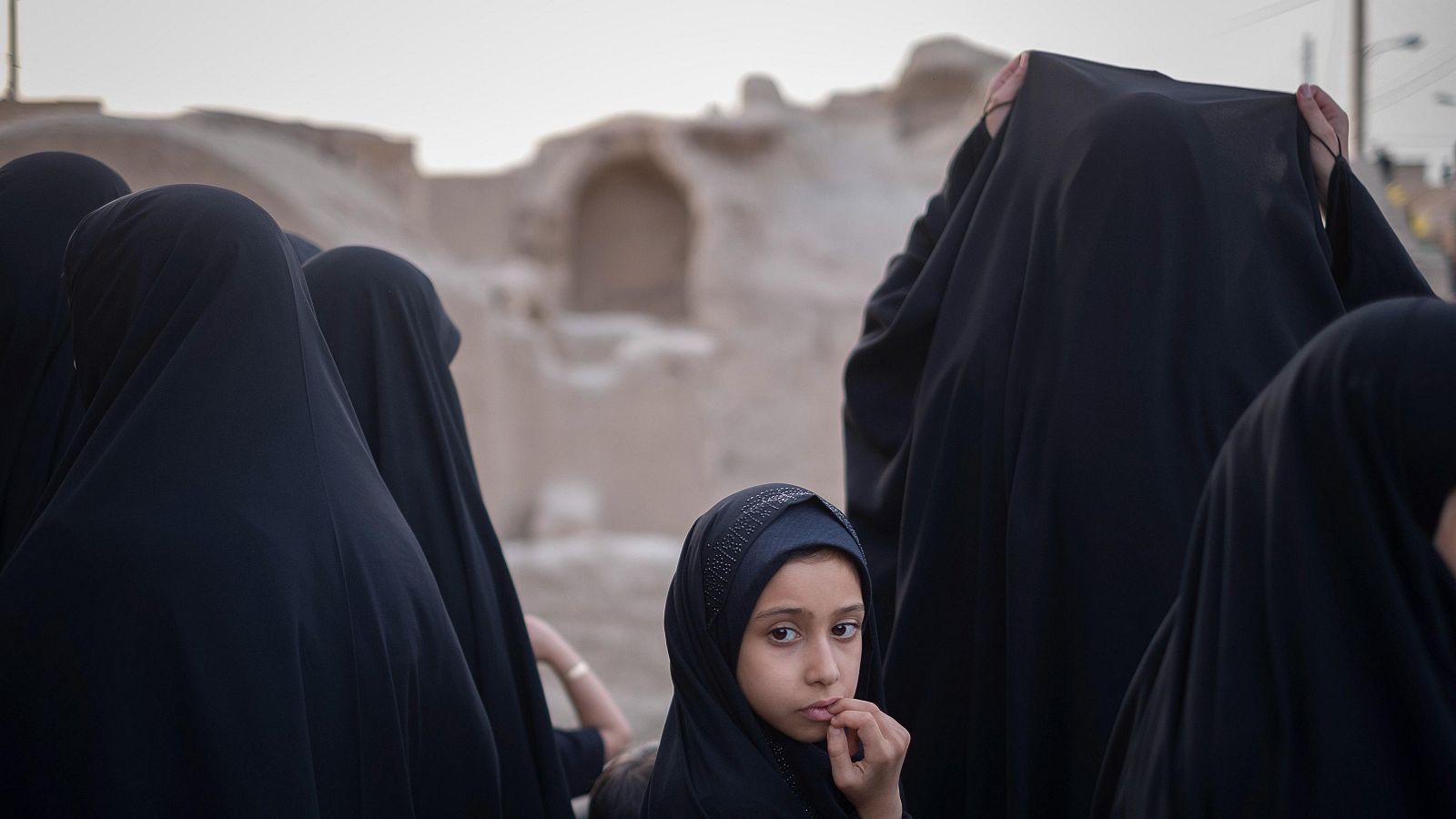 La nueva Ley del Hiyab se debate en la Asamblea Islámica de Irán | Ver