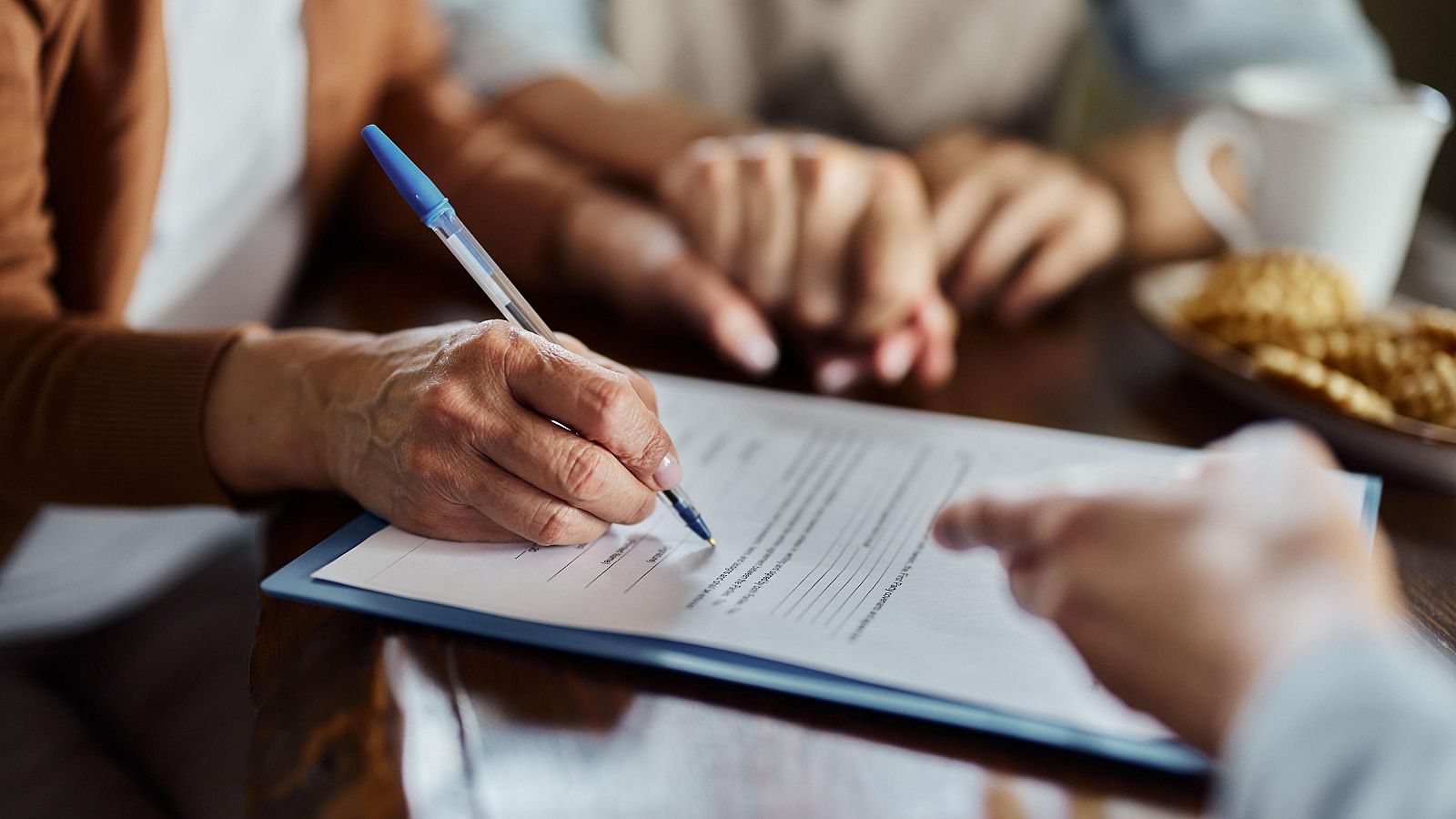 Las reclamaciones al Banco de España se disparan por las quejas sobre hipotecas - Telediario 1 | Ver