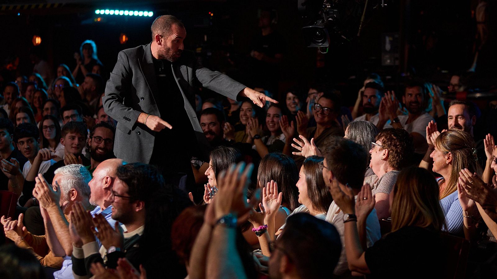 La Revuelta | Bernardina adopta a Ponce como abuela 10/10/2024 - La Revuelta | Ver