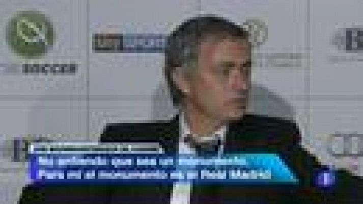 Telediario 1 - Mou: "No entiendo que Casillas sea un monumento"