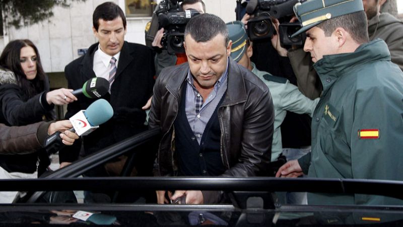 Miguel Ángel Flores paga su fianza y sale en libertad de los juzgados de Plaza Castilla