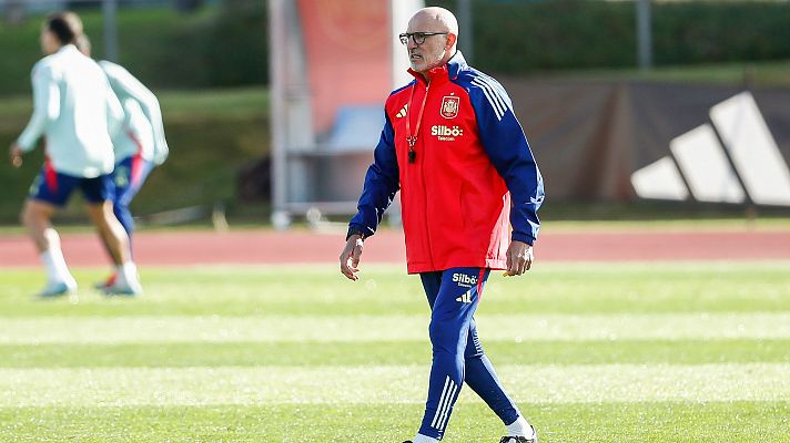 Fútbol - Luis de la Fuente: "Es mucho más fácil dosificar a un futbolista si lo tengo 70 partidos que uno al mes"