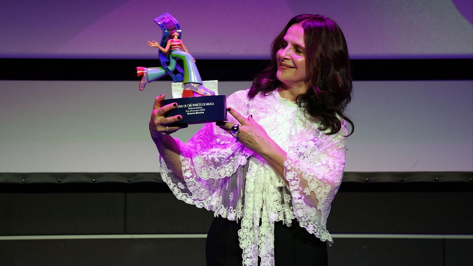 Juliette Binoche ha recibido el Premio Honorífico en Málaga | Ver