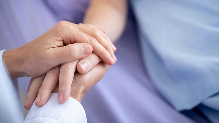 Telediario Fin de Semana - Cuidado paliativos: solo un 40% de los pacientes que los necesitan puede tenerlos