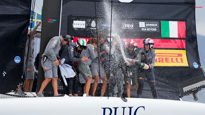  - El Luna Rossa italiano gana la primera Copa del América femenino tras imponerse a la embarcación británica