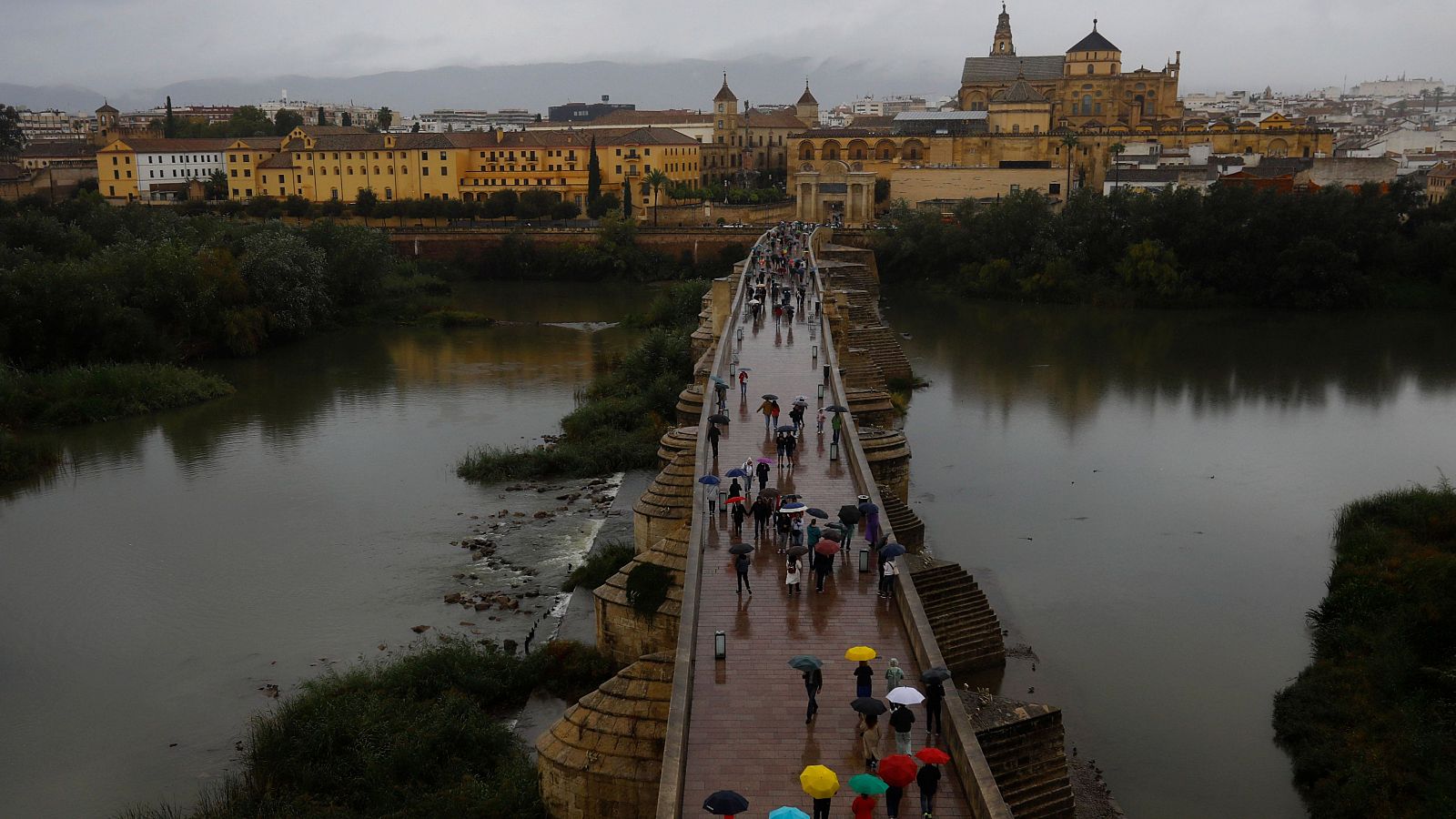 Las lluvias fuertes y persistentes en varios puntos de Andalucía