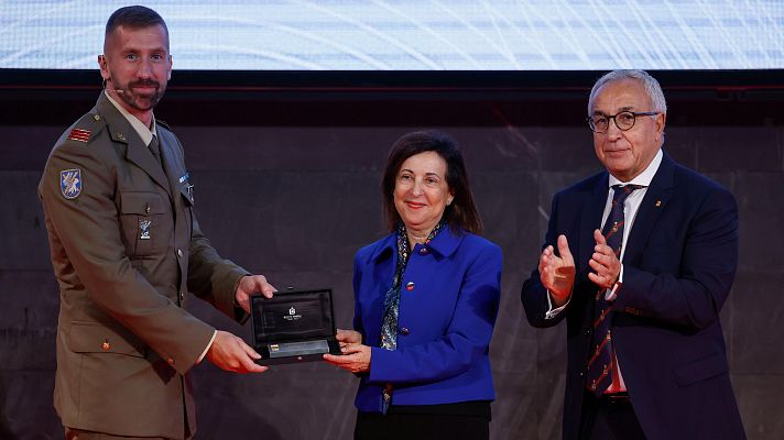 Telediario 1 - Defensa ofrecerá facilidades para que deportistas de alto nivel ingresen en el Ejército