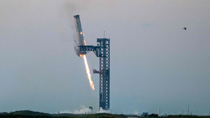 Telediario 1 - SpaceX recupera con éxito su cohete Super Heavy, el mayor jamás construido