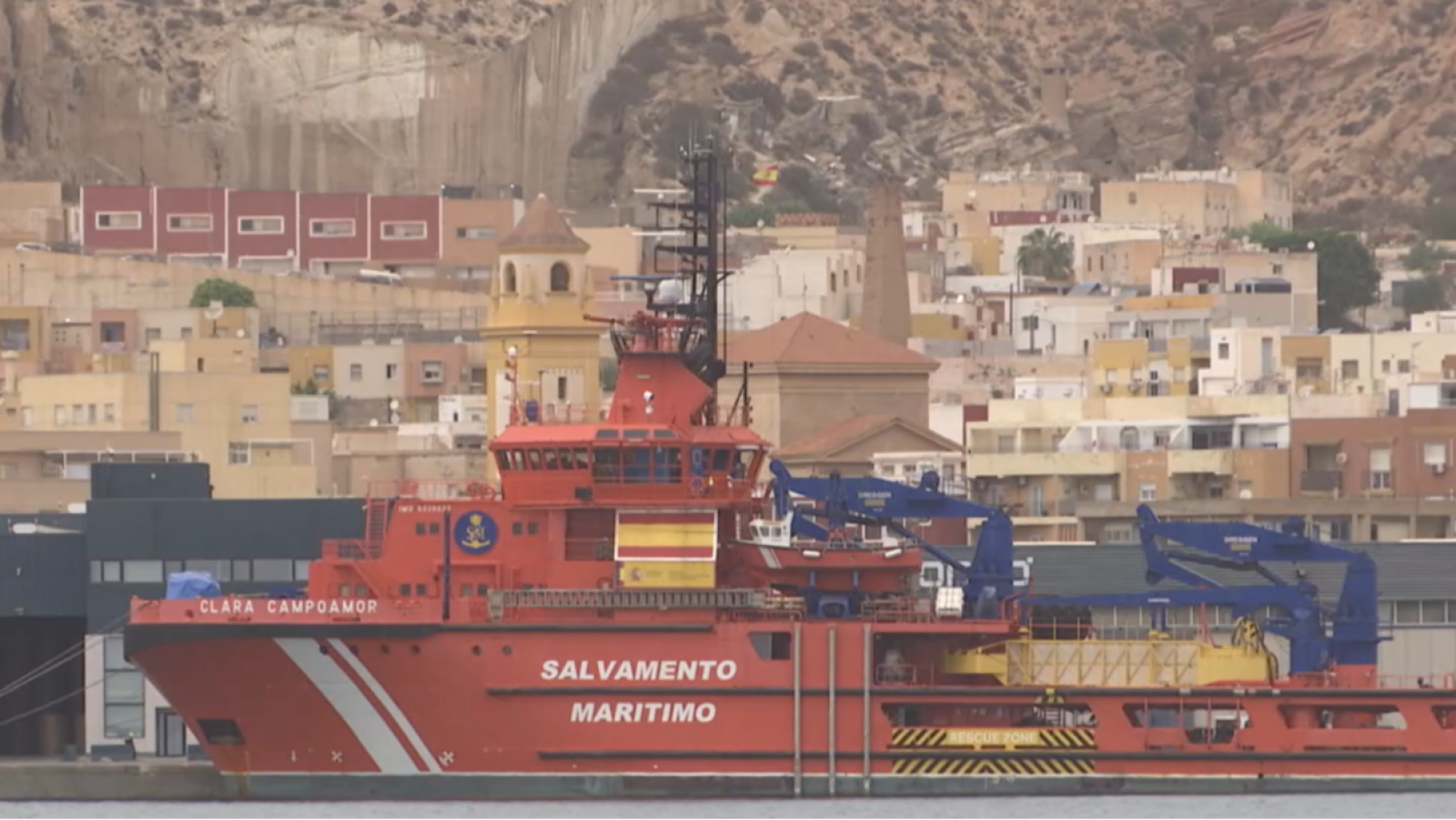 Tres personas muertas en una patera cerca de Almería