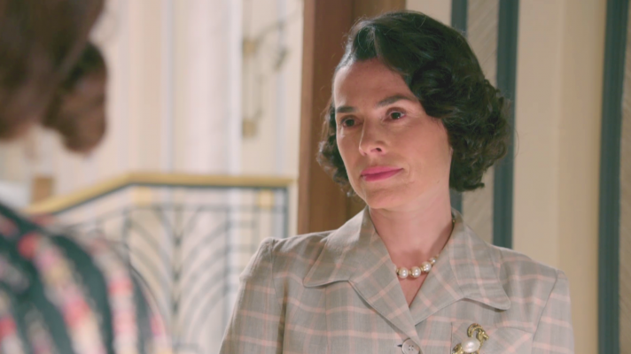 Salón de té La Moderna - Juana presiona a Lázara para conseguir su dinero