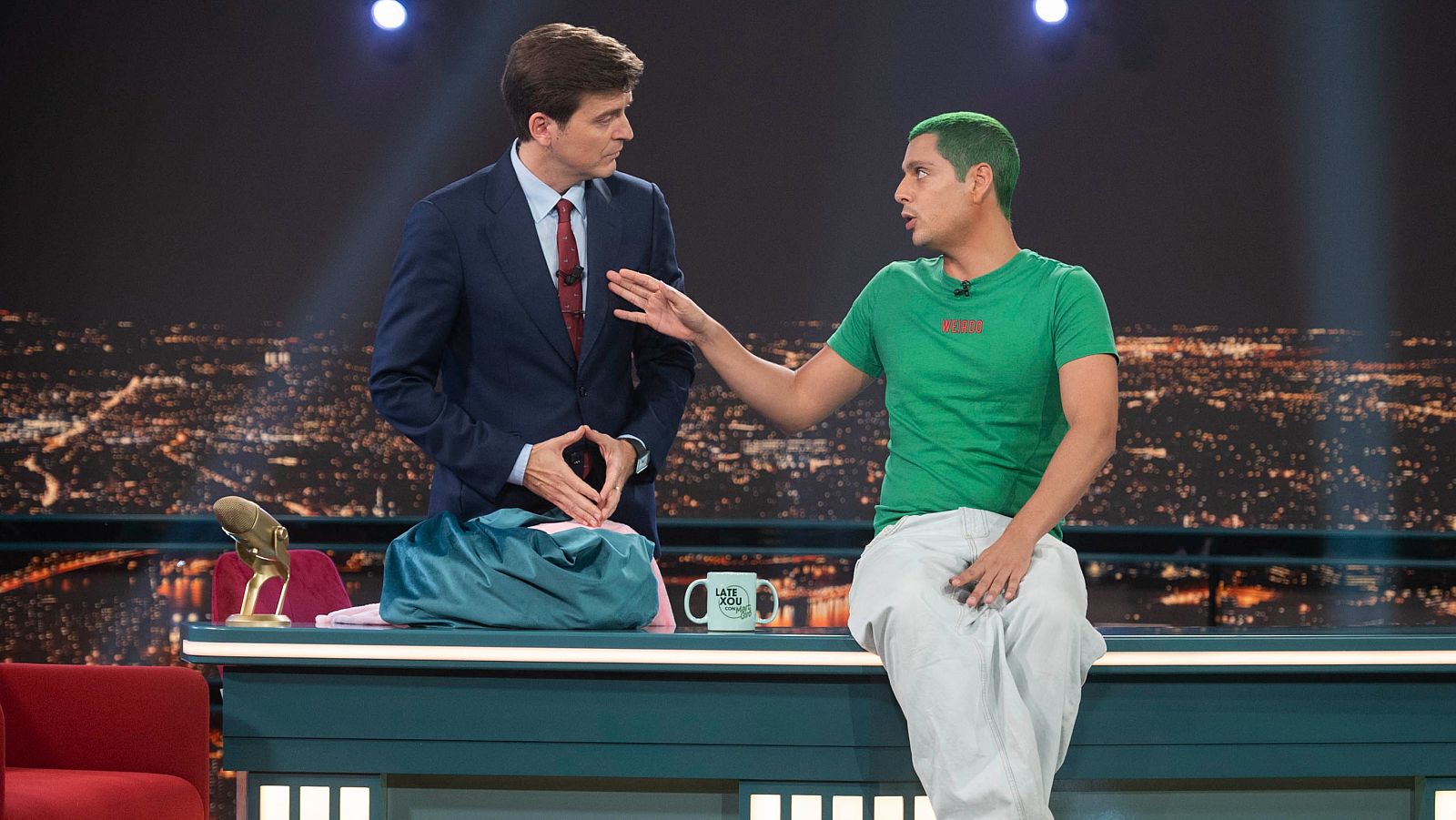 Entrevista a Eduardo Casanova en Late Xou - VER AHORA | Ver