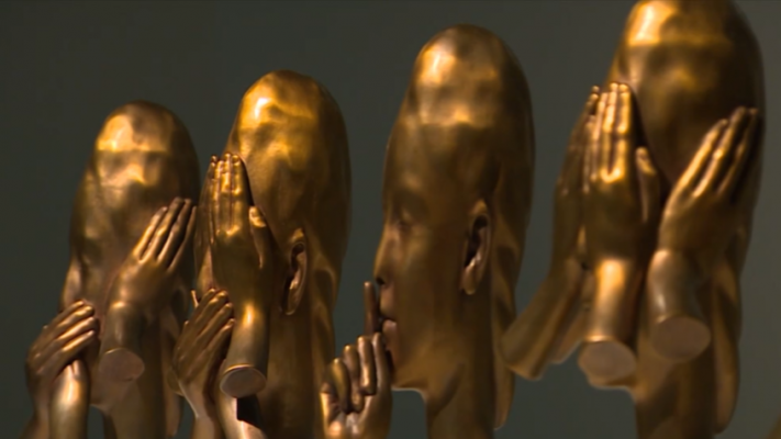 Telediario 1 - El escultor Jaume Plensa presenta nuevos rostros en 'Materia interior', su exposición en Madrid