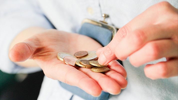 Telediario 2 - Casi tres millones de trabajadores se encuentran en situación de pobreza en España