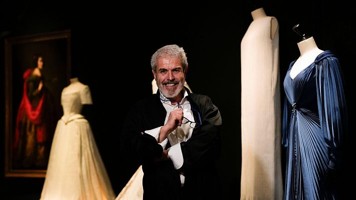 Telediario 1 - El diseñador de moda, Lorenzo Caprile, recoge sus 30 años de carrera con nueva exposición en Madrid