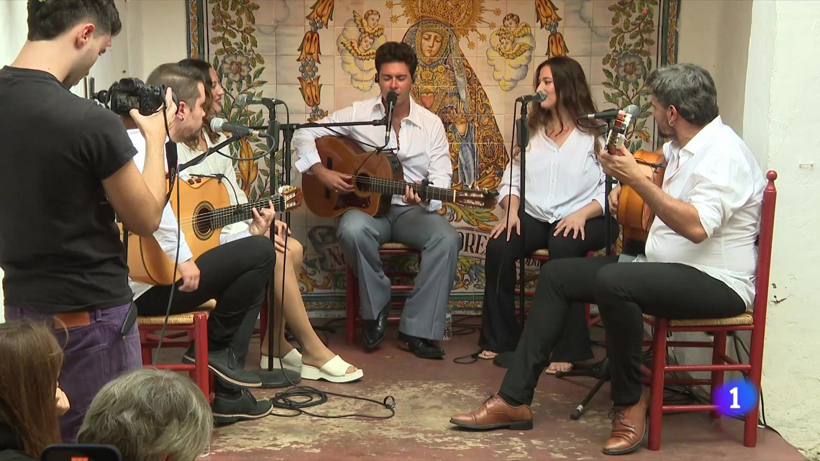 Alfred Garcia ret homenatge a la rumba catalana amb una nova cançó i documental - L'Informatiu | Veure