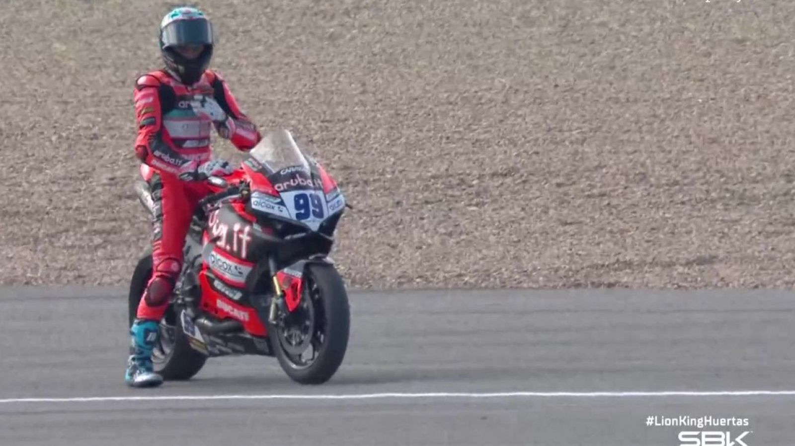 Adrián Huertas se convierte en campeón del mundo de SuperSport en Jerez