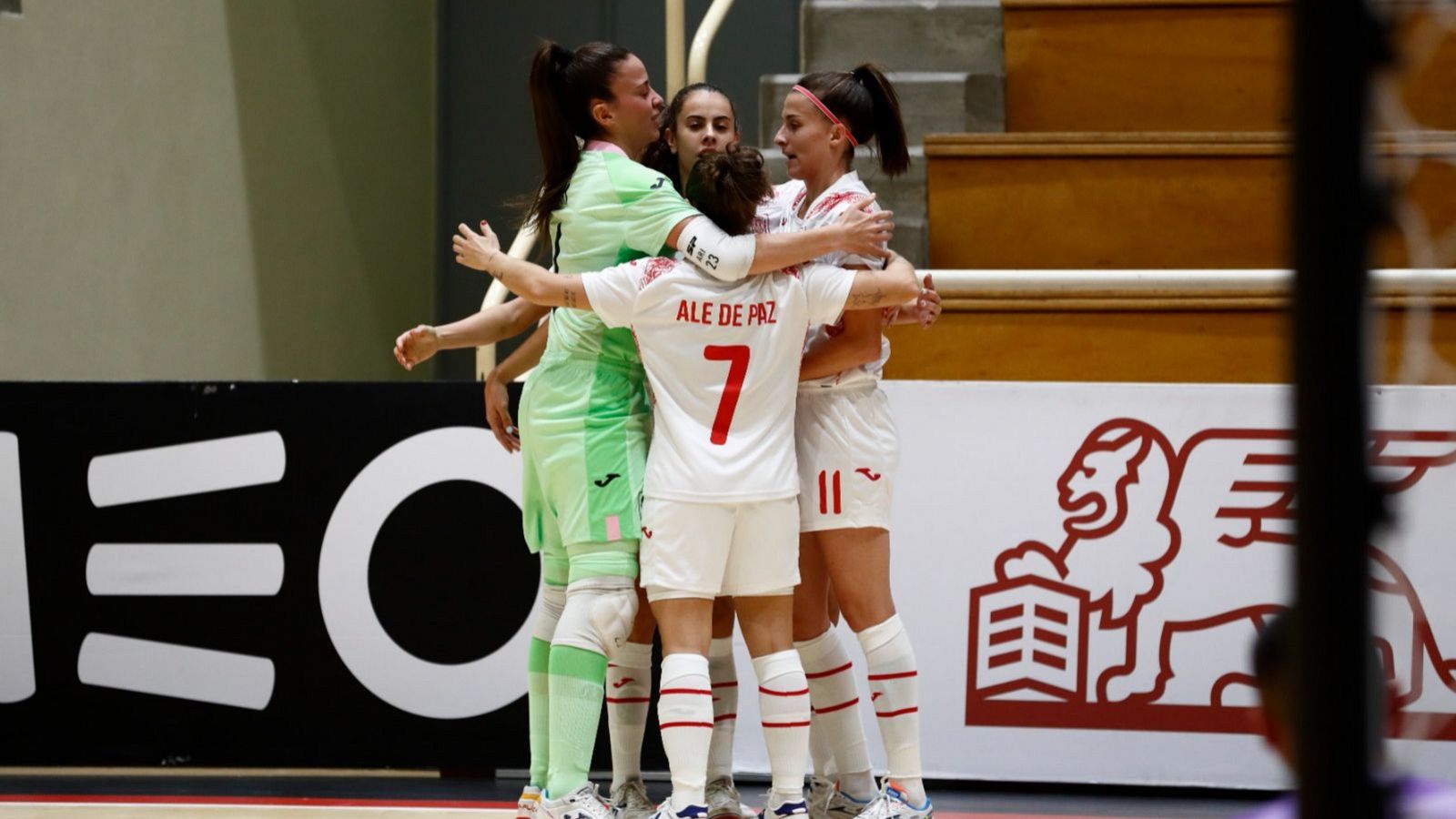 Laura Córdoba y Antía Pérez dan la victoria frente a Portugal