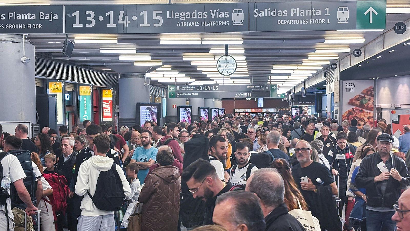 Dos incidencias en la red de AVE en Madrid cortan la circulación en Atocha y Chamartín