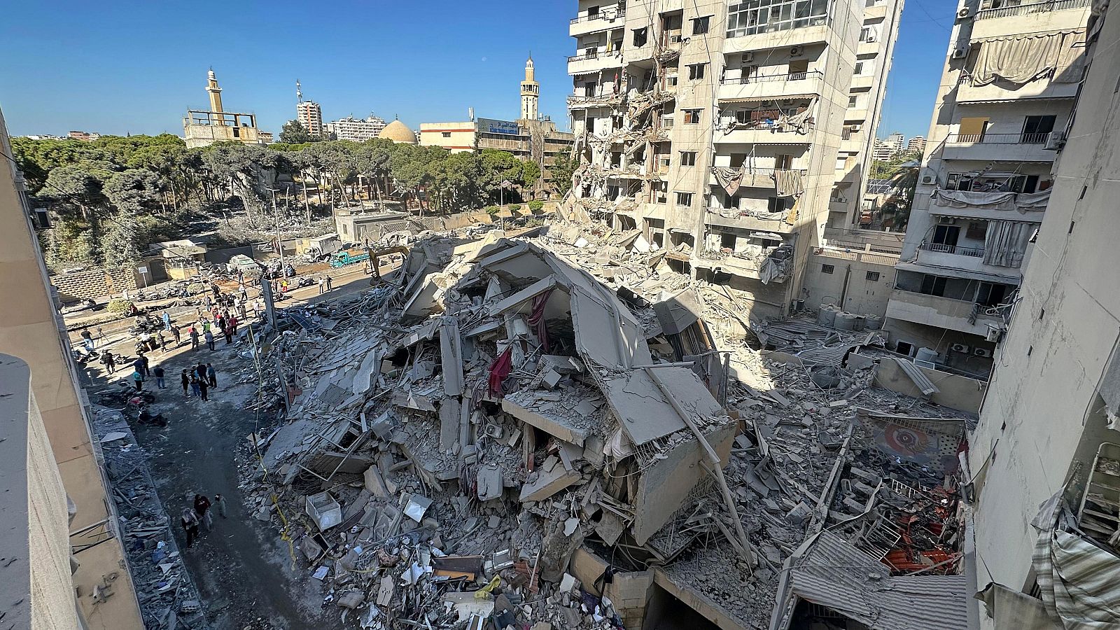 Israel bombardea el sistema bancario de Hizbulá en Líbano - Informativo 24h | Ver