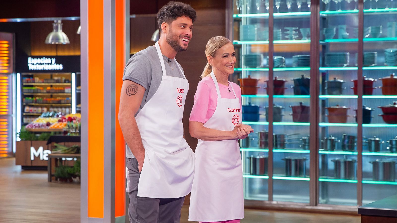 Cristina Cifuentes muy emocionada al hablar de su mejor amigo en MasterChef