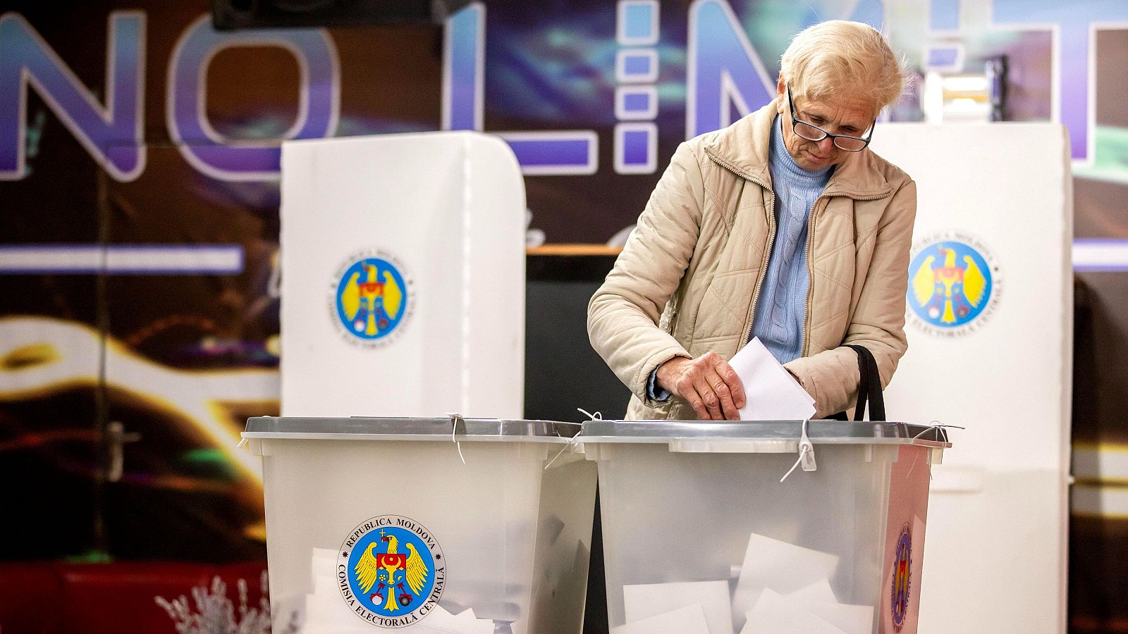 Moldavia: El 'sí' para entrar en la UE se impone por la mínima - Informativo 24h | Ver