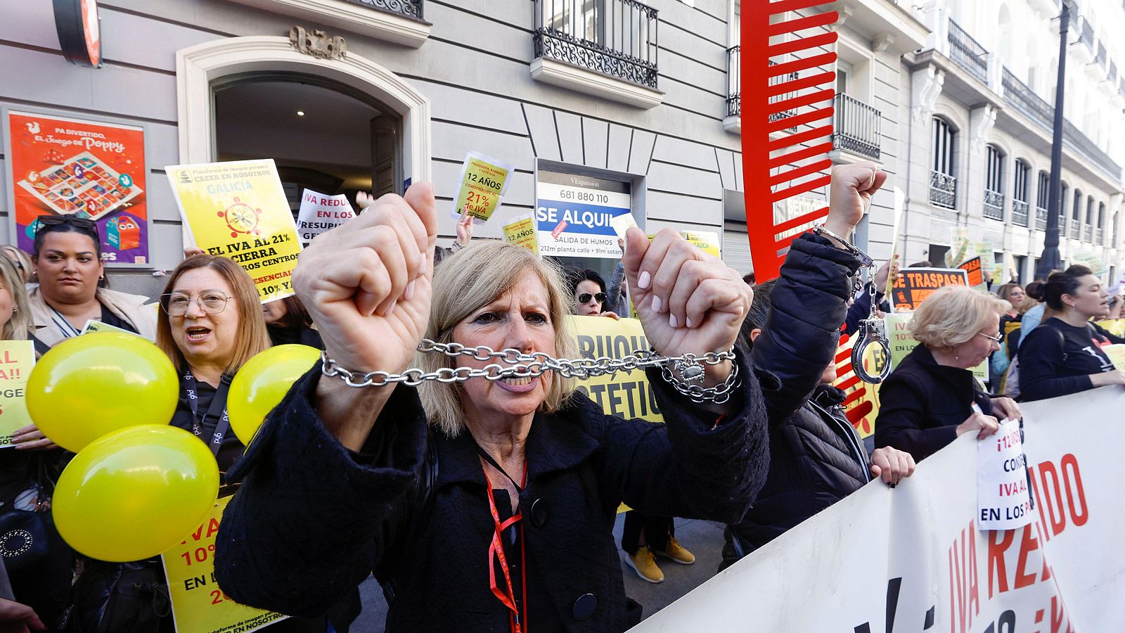 Manifestación del sector de la peluquería: piden rebajar el IVA del servicio del 21% al 10%