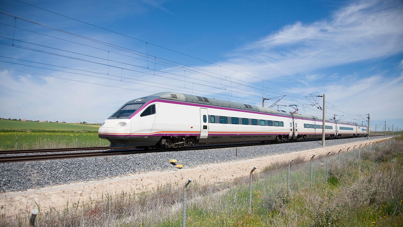 Adif asegura que los trenes AVE entre Madrid y Levante recuperan la normalidad