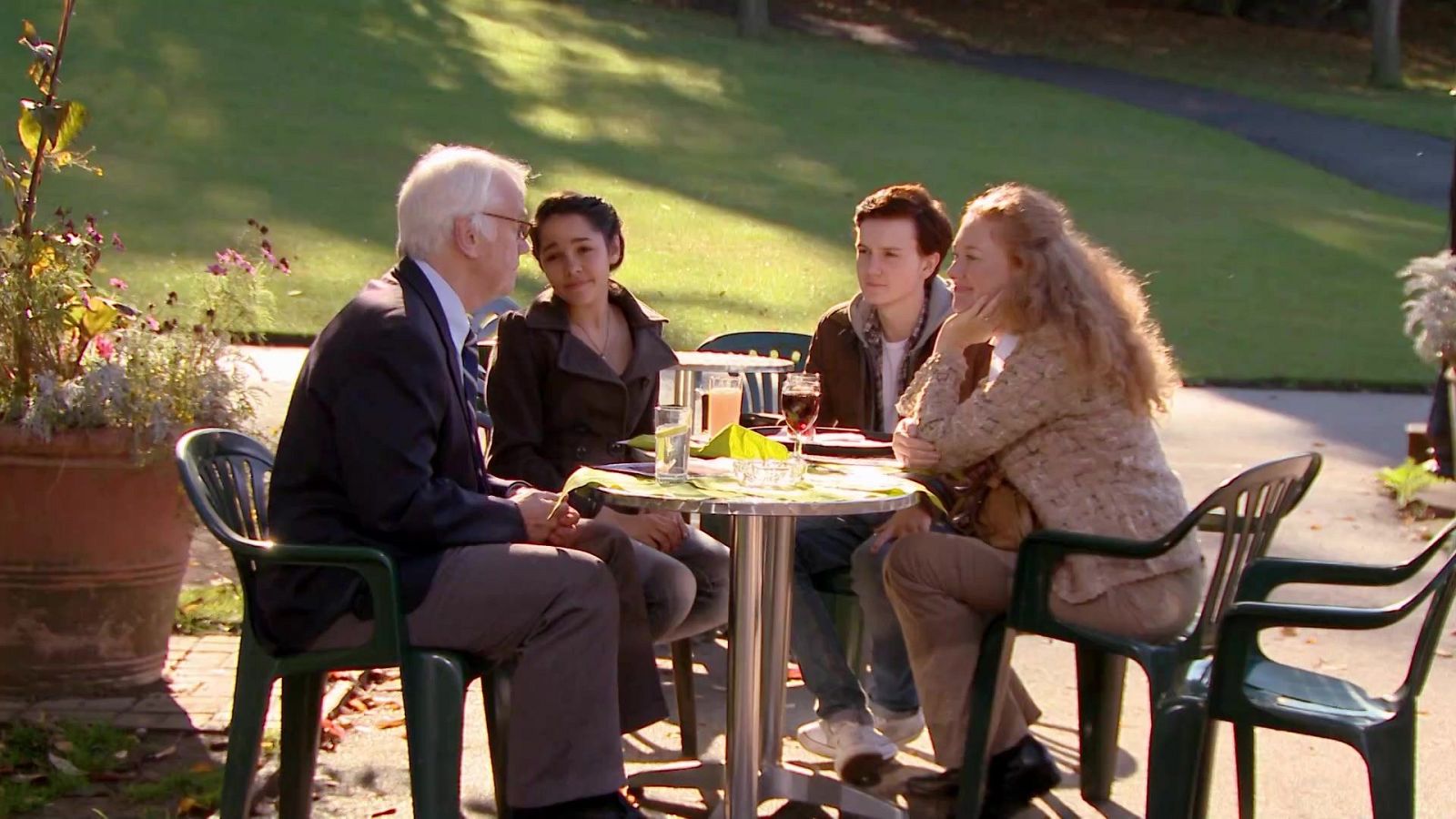 That's English - Básico A2.3 - Unit 2A: I remember when you were born - ver ahora