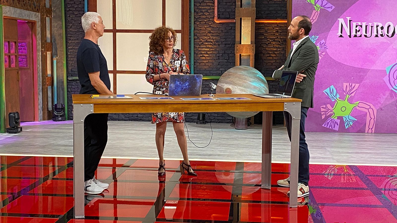 Peligros de las pantallas azules. Neurociencia, Xurxo Mariño - Órbita Laika | Ver