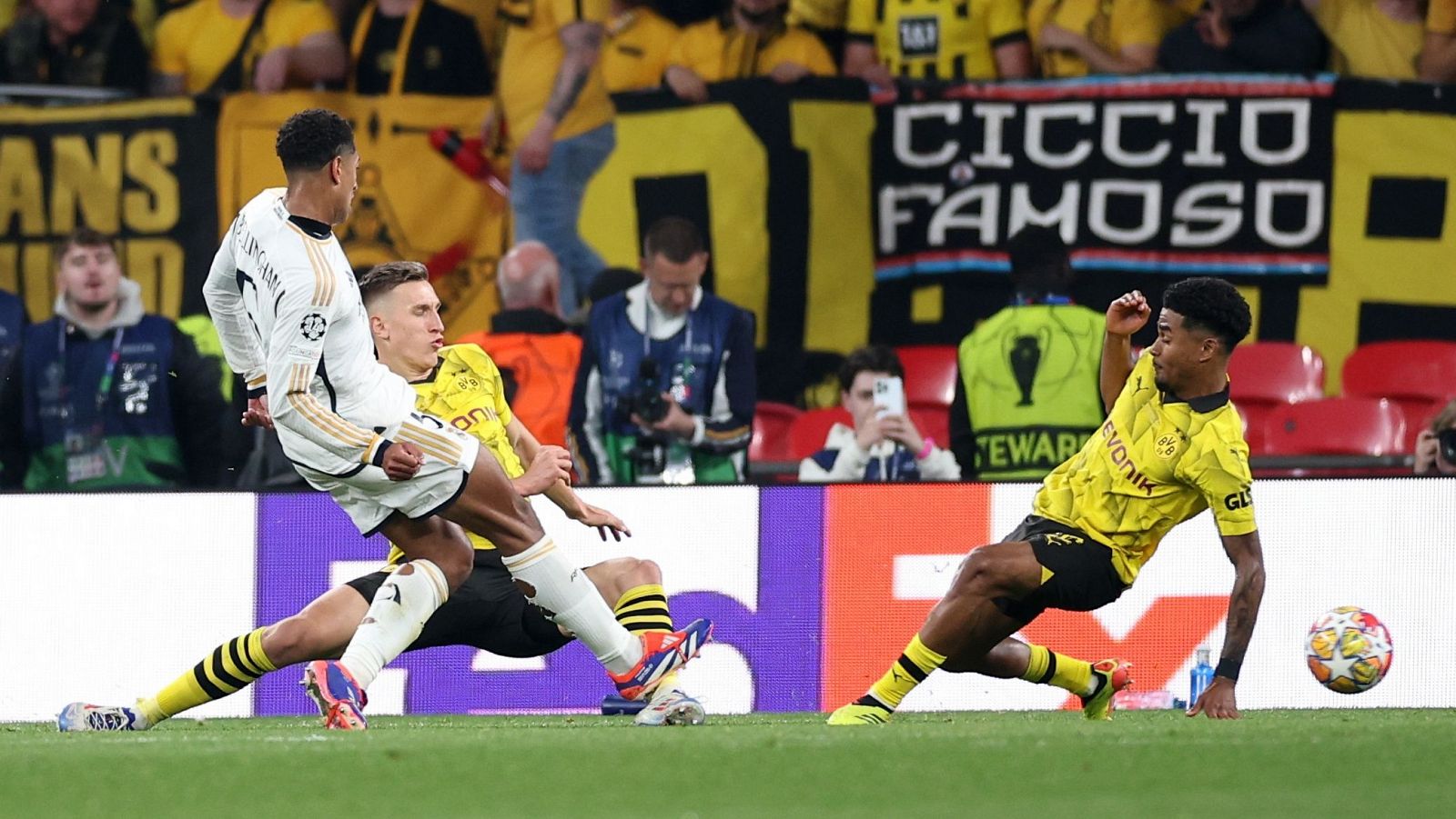 Más de 1.800 efectivos velarán por la seguridad del Real Madrid-Borussia | Ver