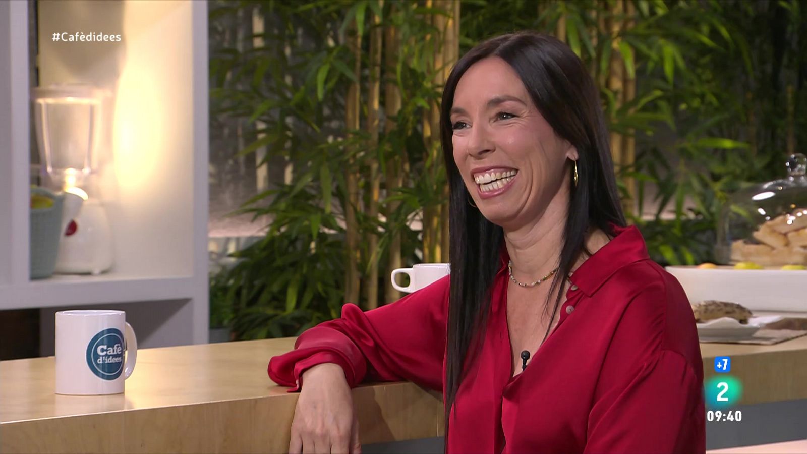 Míriam Tirado ens presenta el llibre 'Criar junts' - Cafè d'idees | Veure