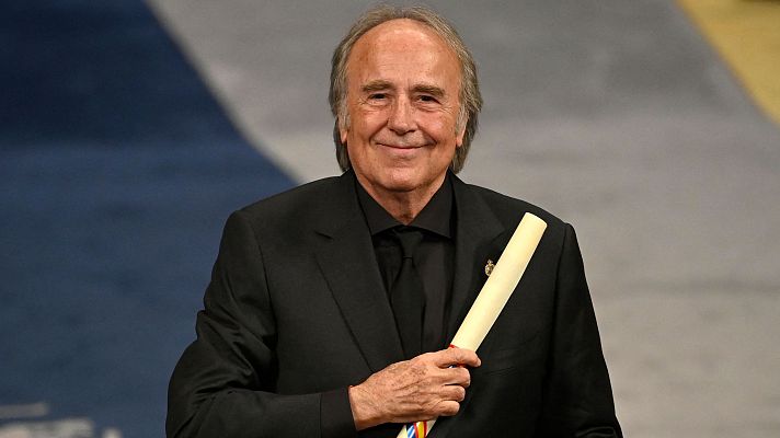 Telediario 2 - Joan Manuel Serrat: "No hay que renunciar a la democracia, libertad, tolerancia y justicia"