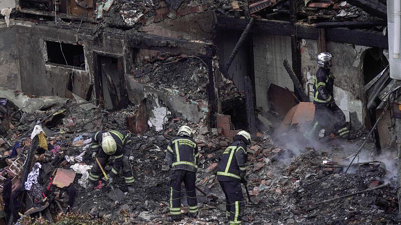 Tres muertos tras el derrumbe de un edificio en Santander | Ver