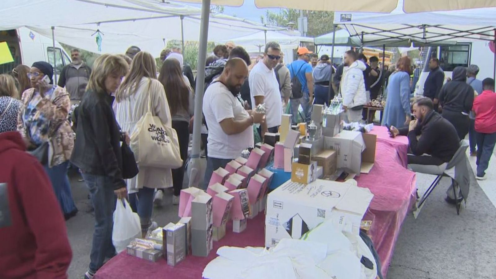 Polèmica pel tancament del mercat ambulant de Canovelles