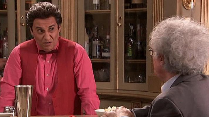 Especiales de Navidad - Especial Nochevieja 2012 - Hotel 13 estrellas 12 uvas - Pajares, el barman de Punset