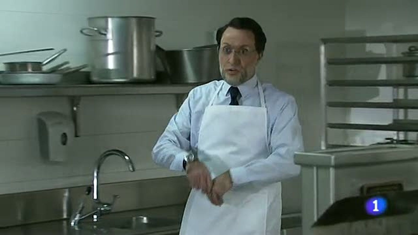 Especial Nochevieja 2012 - Hotel 13 estrellas 12 uvas - Rajoy prepara una tortilla a Merkel - ver vídeo