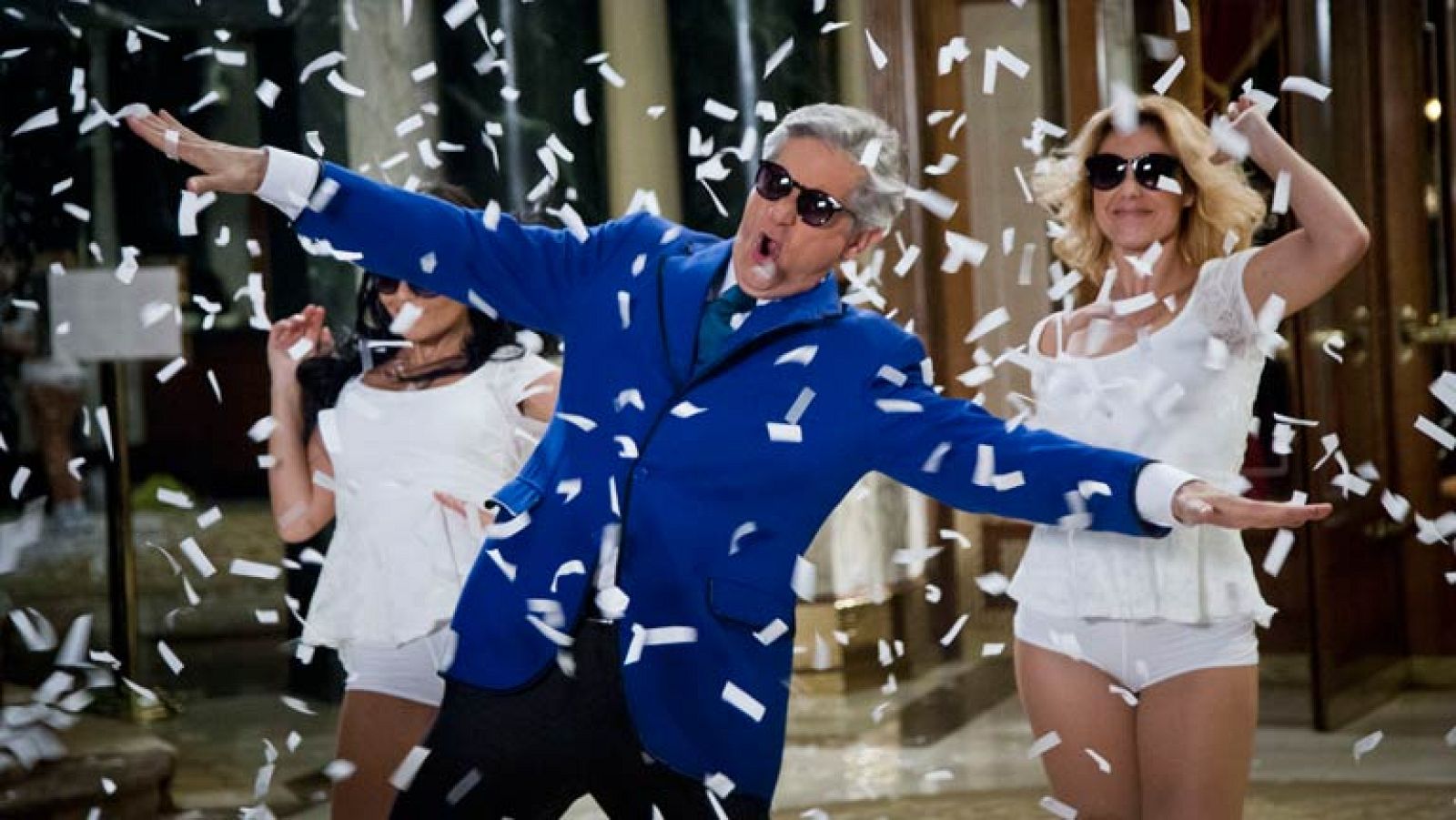 Especial Nochevieja 2012 - Hotel 13 estrellas 12 uvas - España style - ver vídeo