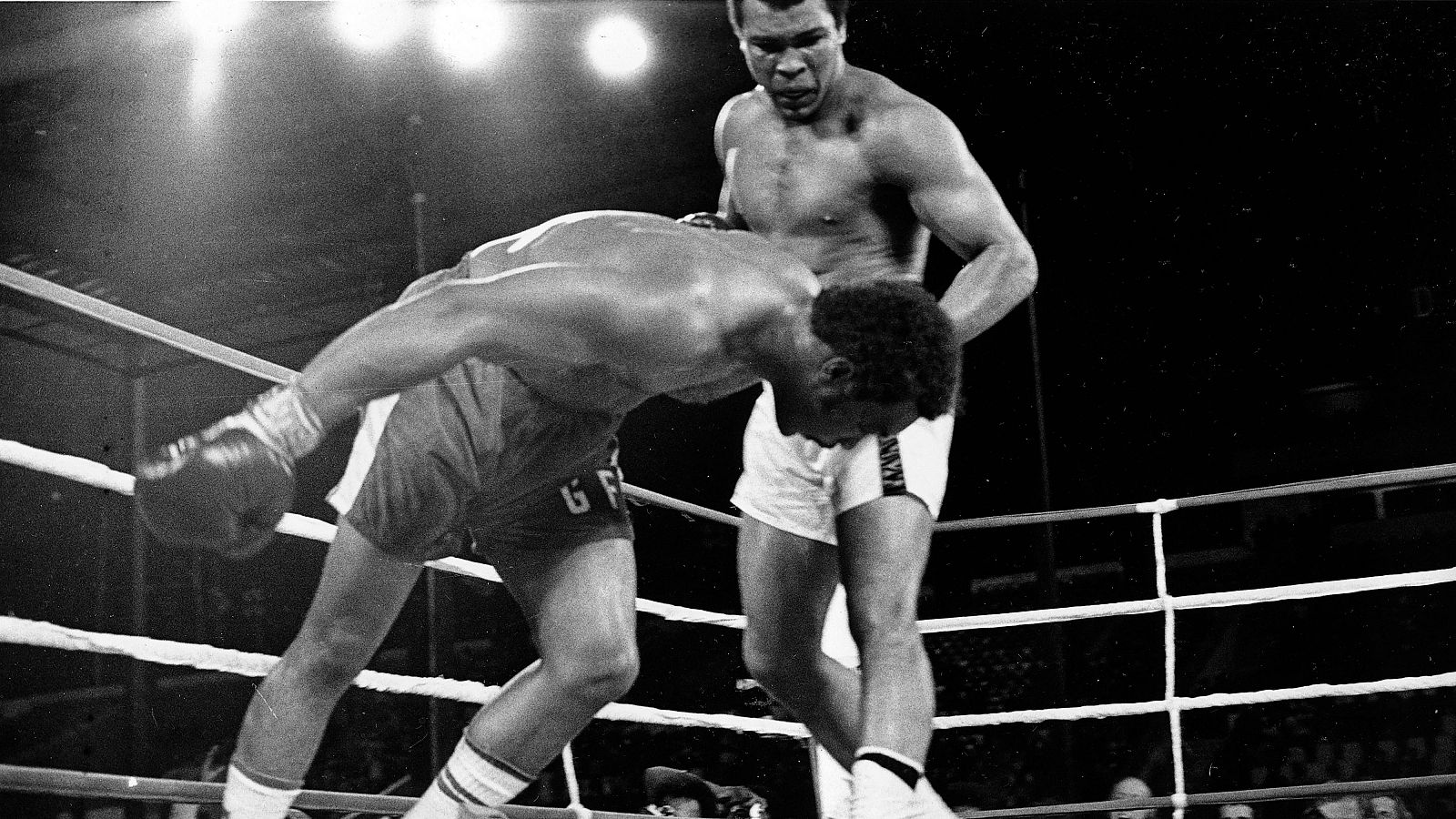 Muhammad Ali - George Foreman. 'Rumble in The Jungle' 30/10/1974 - Boxeo | Ver