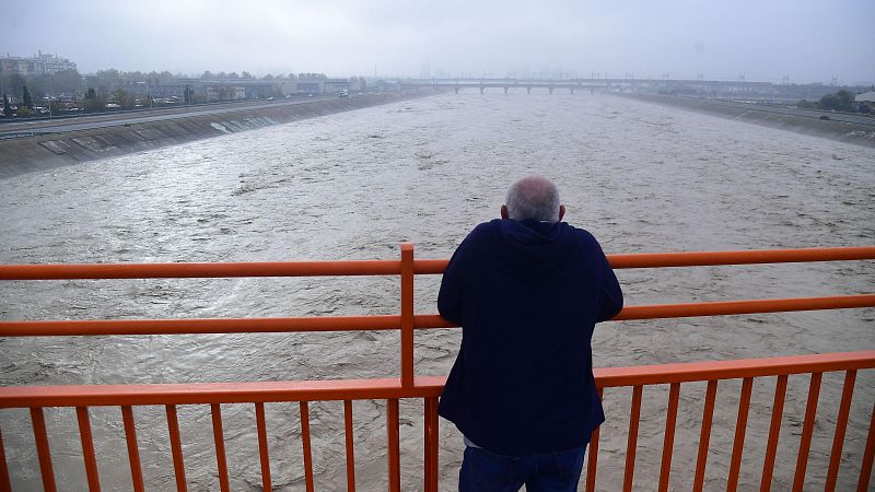 Valencia abre cuatro instalaciones para los evacuados - Informativo 24h | Ver