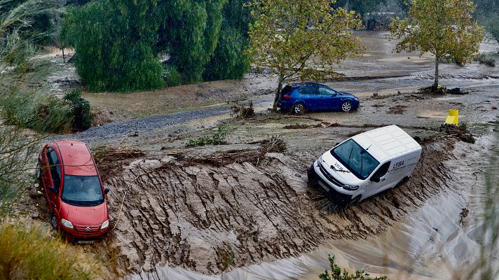 Telediario 1 - Cómo ponerse a salvo en medio del temporal: evitar el coche y mantener la calma es clave