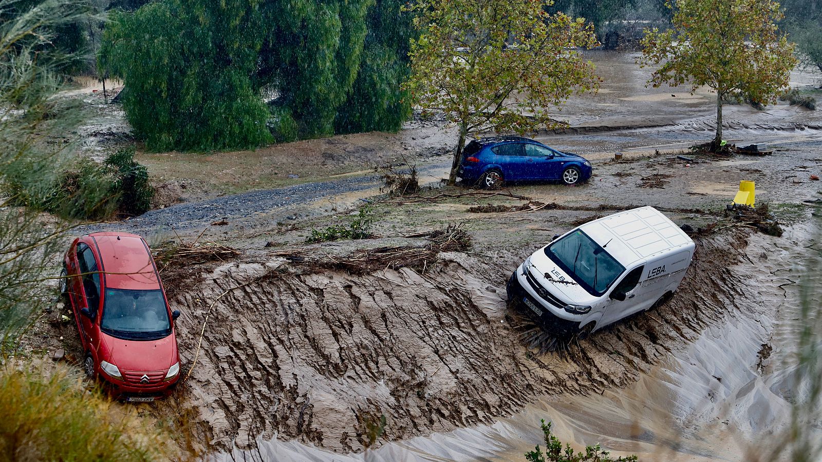 Cómo ponerse a salvo en medio del temporal: evitar el coche y mantener la calma es clave