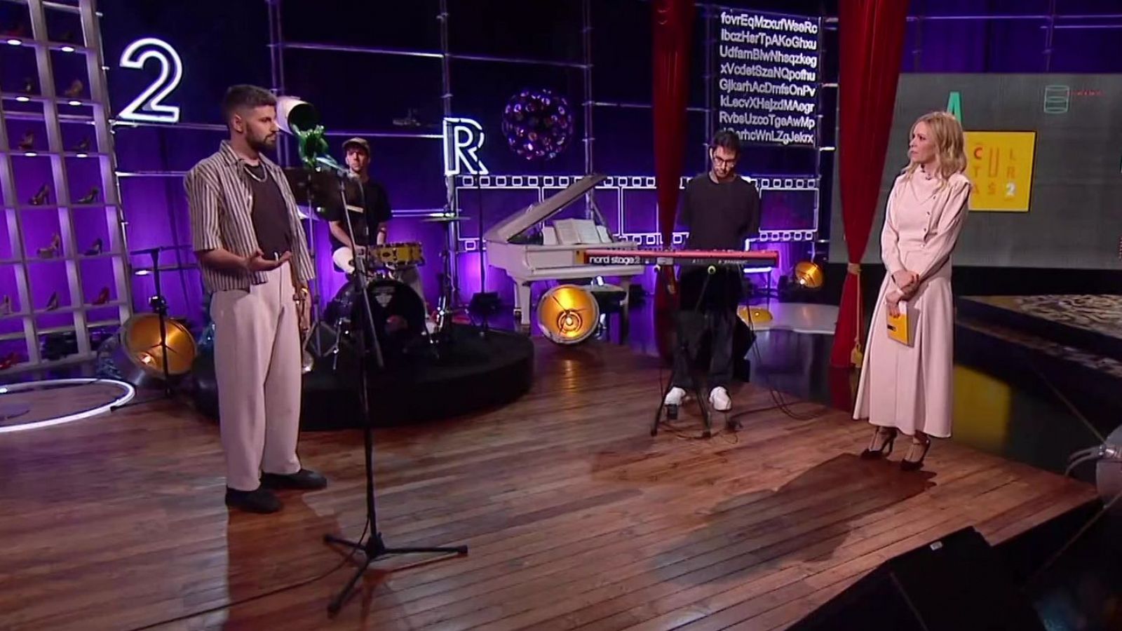 Culturas 2 - Eduard Fernández y Gregori Hollis - ver ahora