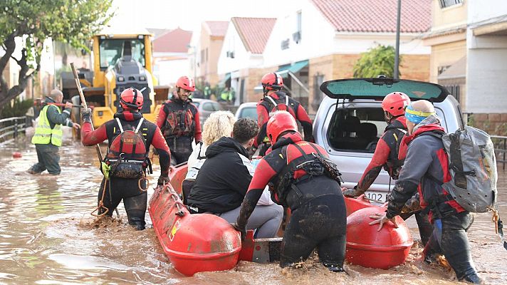 La UME y otros efectivos realizan rescates en varias localidades de la Comunidad Valenciana