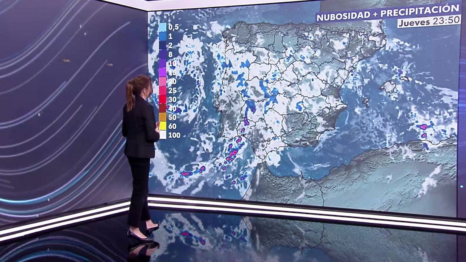 Chubascos y tormentas fuertes y persistentes en amplias zonas del cuadrante nordeste peninsular y Andalucía occidental - ver ahora