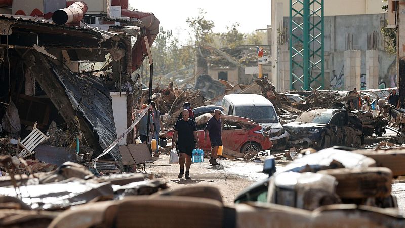 La alcaldesa de Catarroja pide ayuda y agua potable - La hora de La 1 | Ver