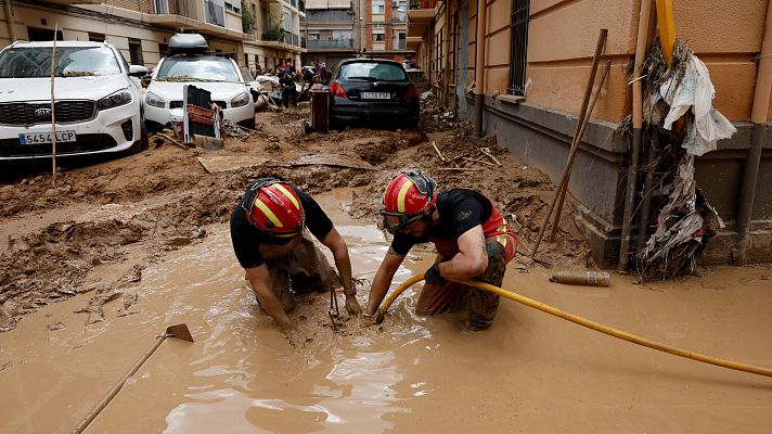 Telediario 1 - El segundo en jefe de la UME, Fernando Carrillo: "La prioridad es encontrar a las personas desaparecidas"